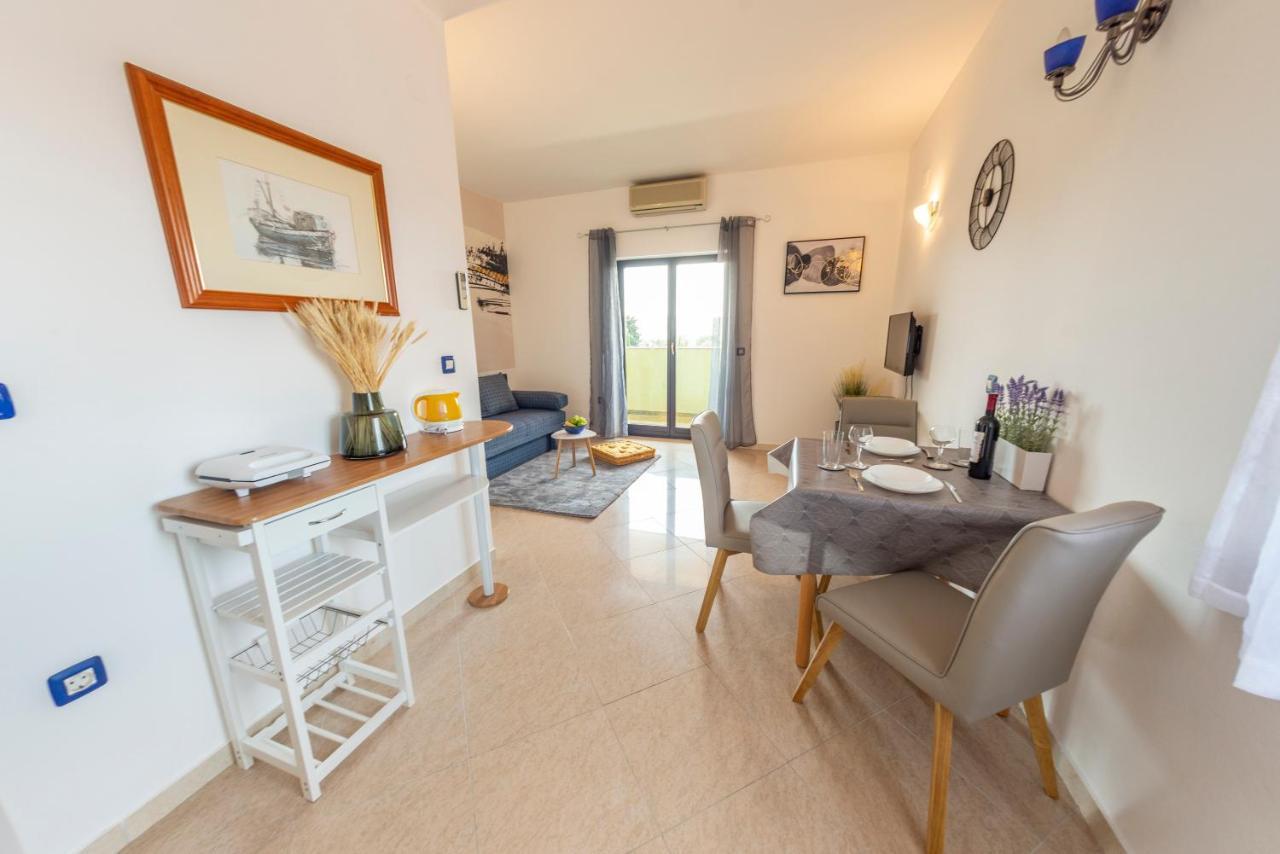 Apartments Krivicic Blue Pomer Zewnętrze zdjęcie