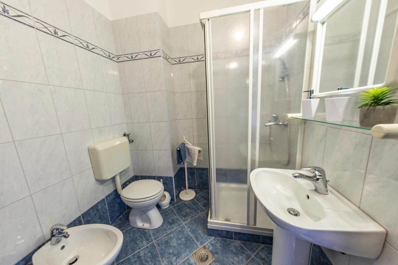 Apartments Krivicic Blue Pomer Zewnętrze zdjęcie